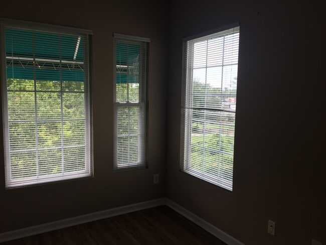 Building Photo - 9768 Leyland Dr
