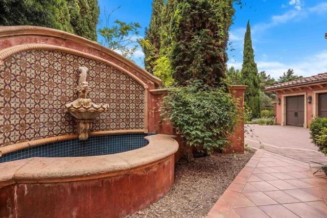 Building Photo - 5220 Grand Del Mar Way