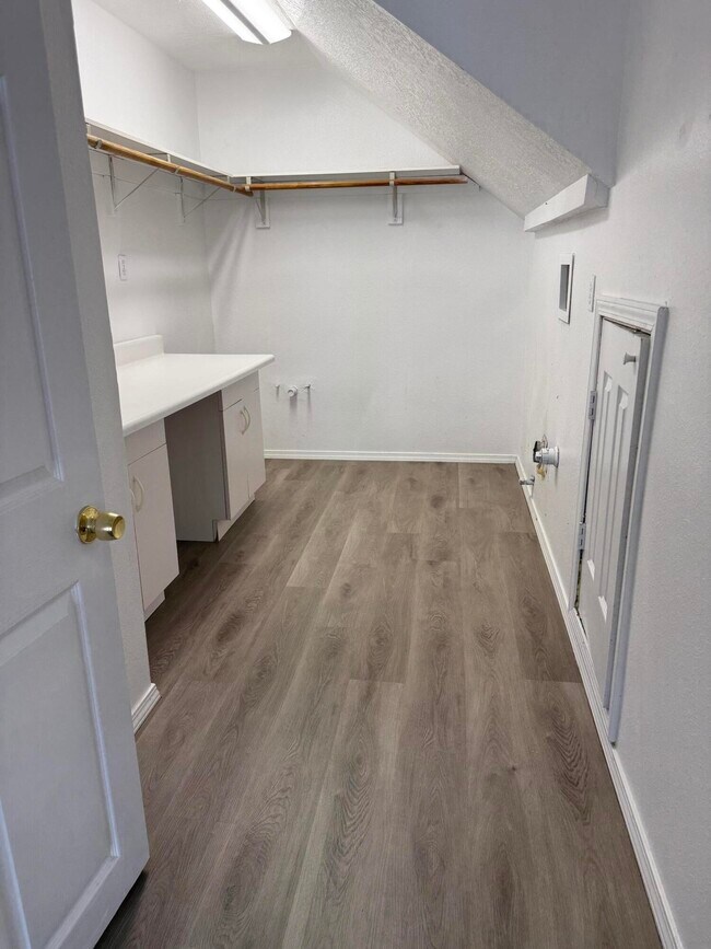 Building Photo - 4808 Driftwood Ave NW