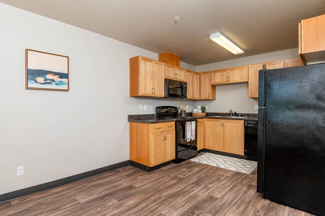 Meadow View | Kitchen and Dining Room - Meadow View Apartments