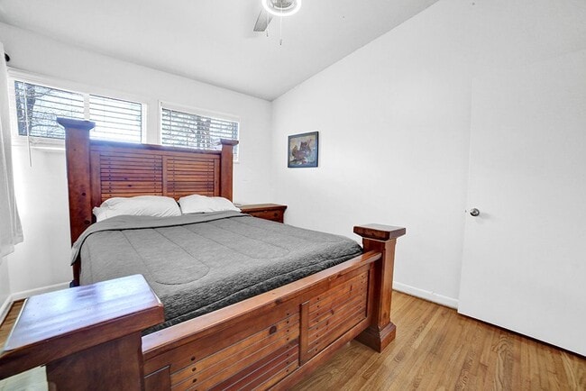 Building Photo - 204 Woodside Dr