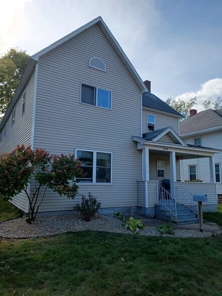 Building Photo - 1014 Oxford Ave