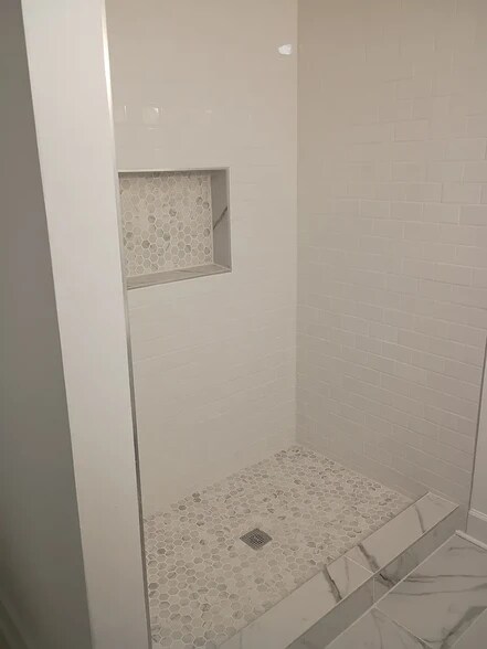 Building Photo - 731 N Price Rd