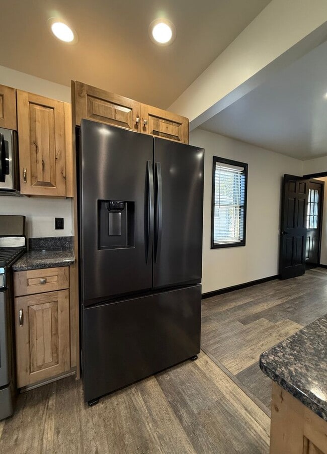 Building Photo - Beautifully Remodeled West Side Home | 3 Bedroom + Finished Basement Space