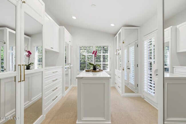 Building Photo - 2485 Waldemar St