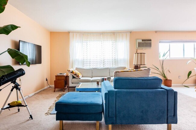 Building Photo - 960 Larrabee St