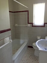 Building Photo - 10678 Bettyray Dr