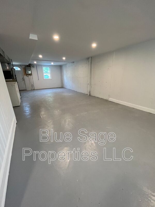 Building Photo - 337 N Bishop Ave