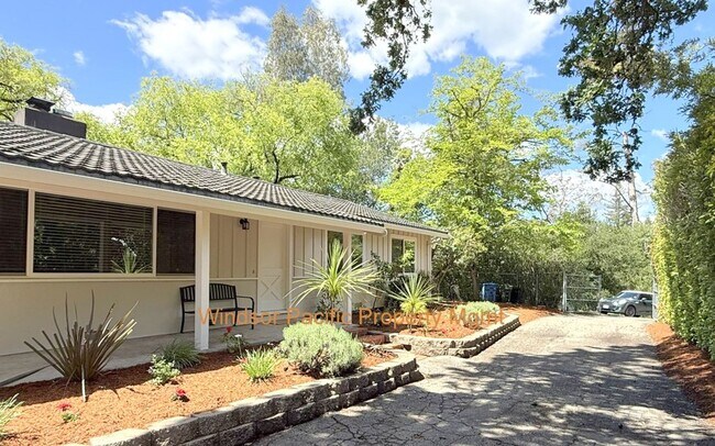 Building Photo - Remodeled One Story Home Located In Desirable Lafayette !