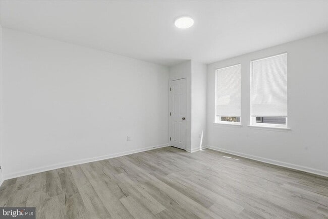 Building Photo - 2209 W Toronto St