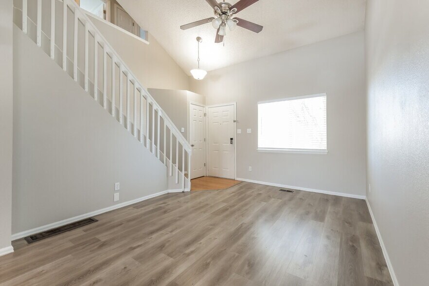 Building Photo - 13587 Bellaire St