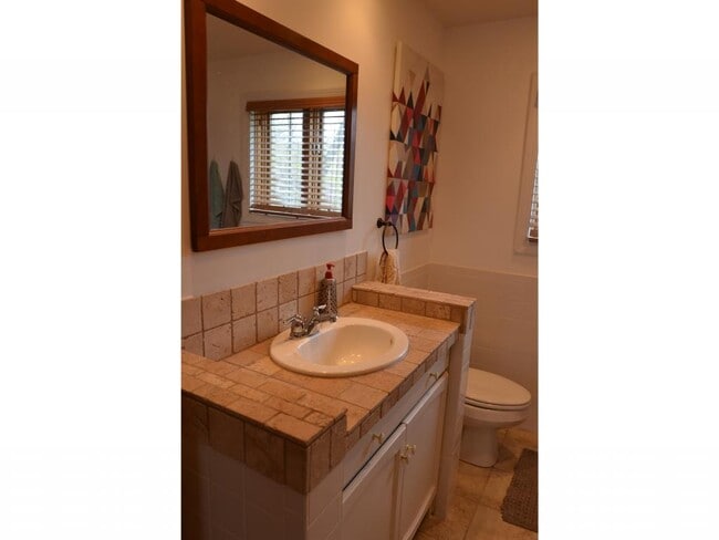 Building Photo - 58 Beech St