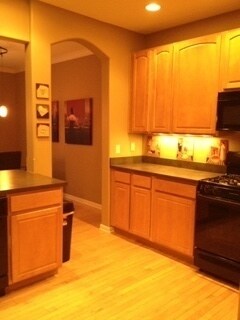 Building Photo - 431 Nelson Dr