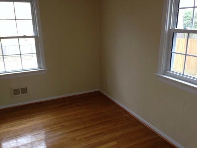 Building Photo - 706 Erich Rd