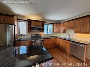 Building Photo - 67 Fairfax St