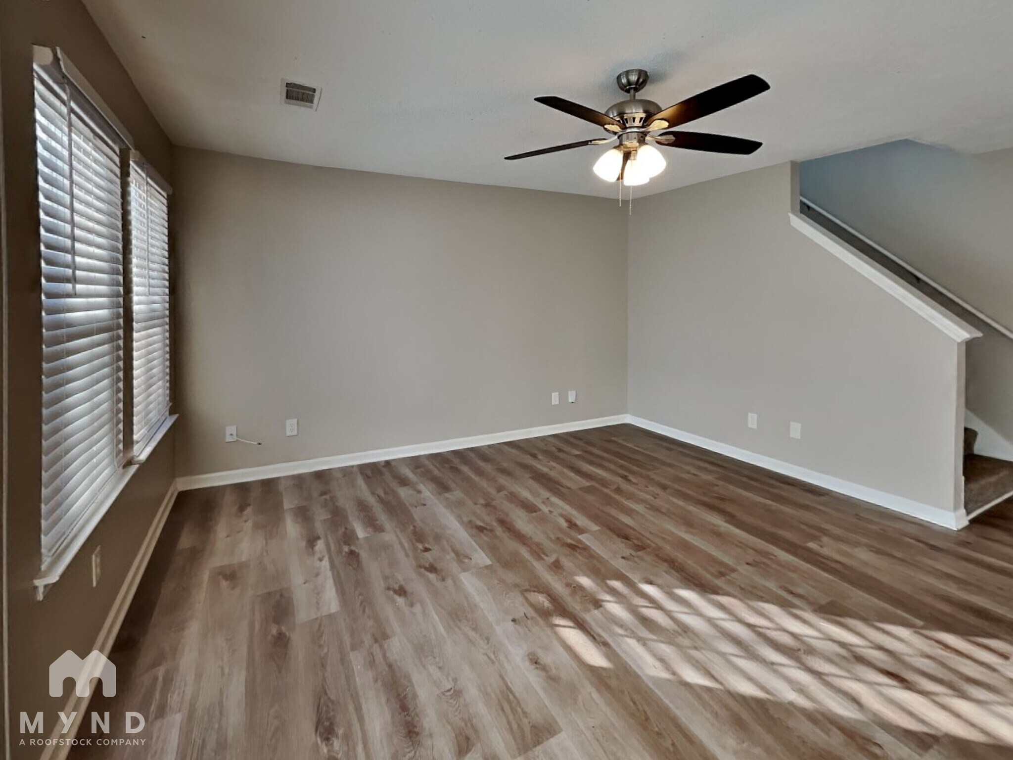 Building Photo - 1666 Hallmark Hills Dr