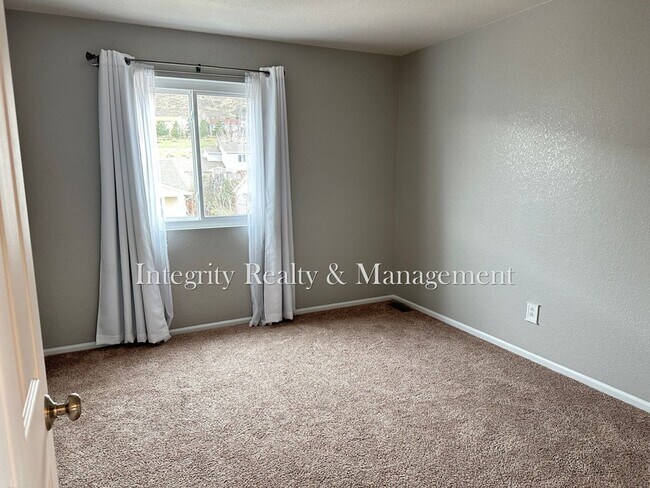 Building Photo - 7402 Eagle Rock Dr