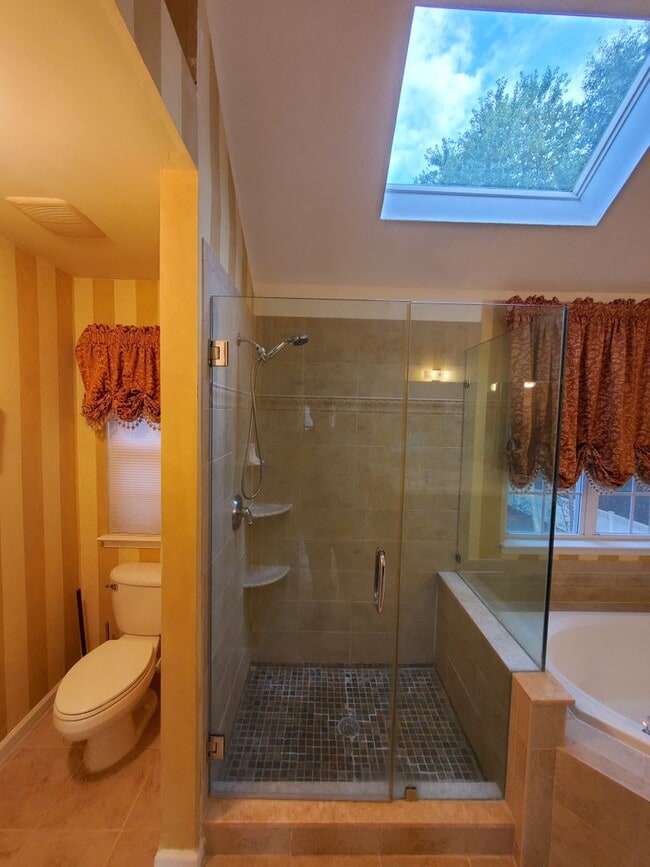 Building Photo - Beautiful, large home with finished baseme...