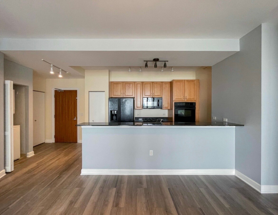 Building Photo - 233 E 13th St