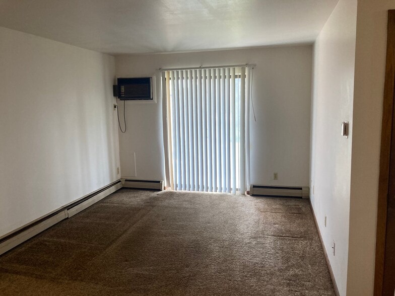 Building Photo - 10628 W Bobolink Ave