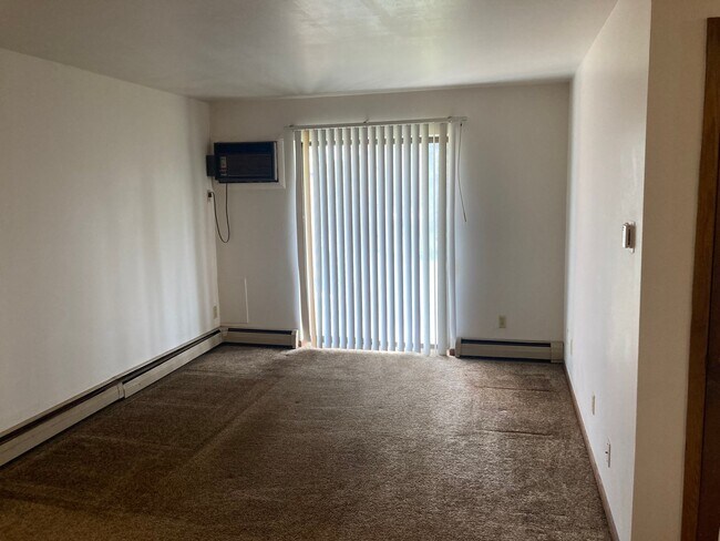 Building Photo - 10628 W Bobolink Ave