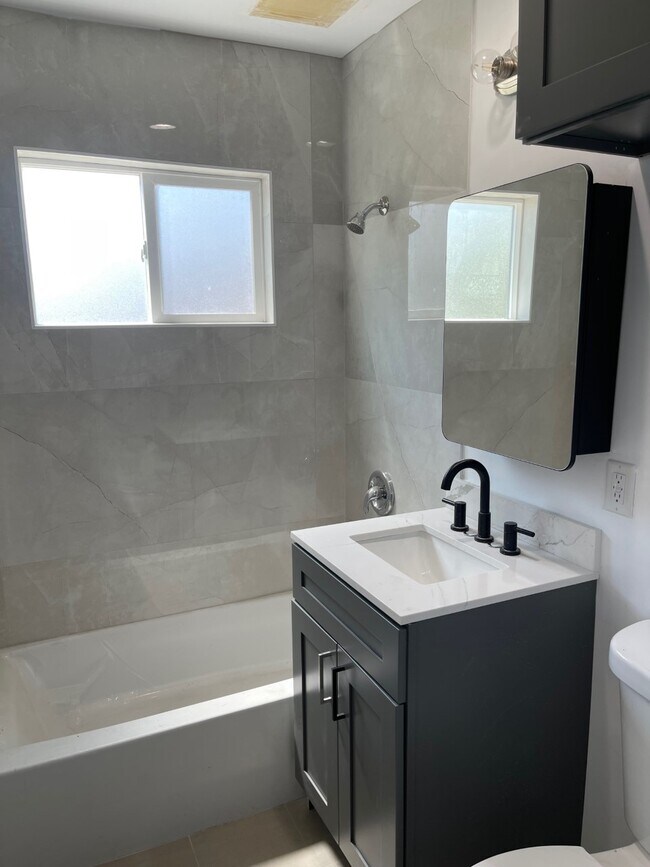 Building Photo - 12611 Barbara Ann St