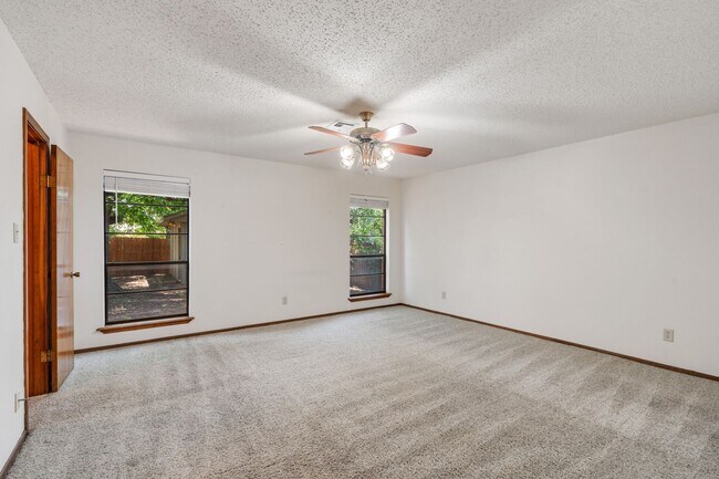 Building Photo - Well-Kept Home in Crosby Park Estates