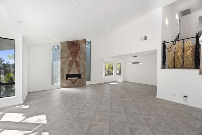 Building Photo - 2937 Deep Canyon Dr