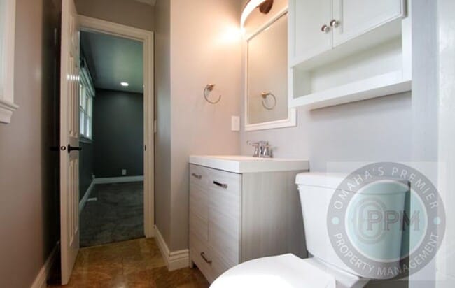 Building Photo - Discover this 3- Bd, 2.5-Ba Omaha, NE,