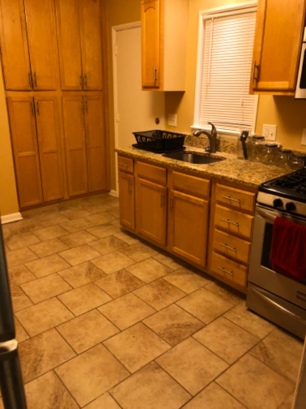 Building Photo - 3233 31st Ave