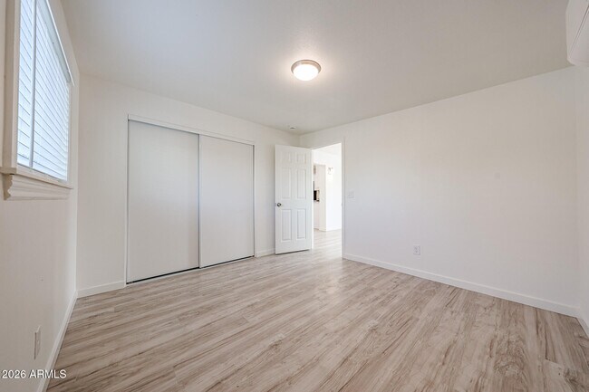 Building Photo - 7014 N 77th Ave
