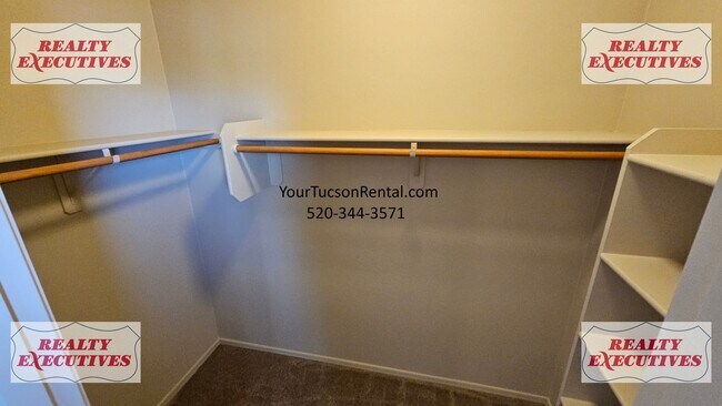 Building Photo - Wentworth Rd South - 4 Bedrooms 2.5 bathrooms, 3 car garage and large fenced yard