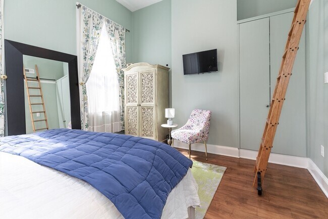 Building Photo - 78 W Concord St