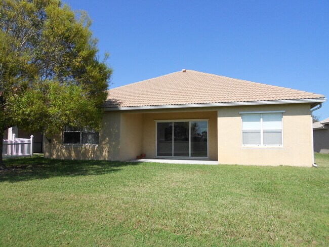 Building Photo - 434 NW Sheffield Cir