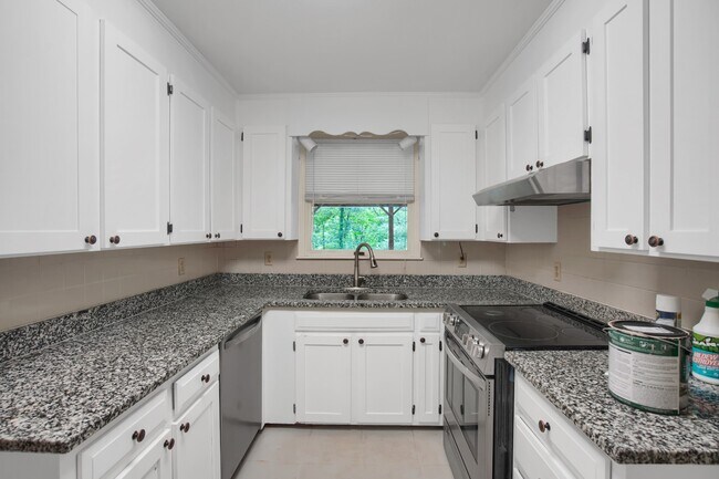 Building Photo - 314 Powder Mill Dr