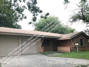 Building Photo - 2107 E Park Row Dr