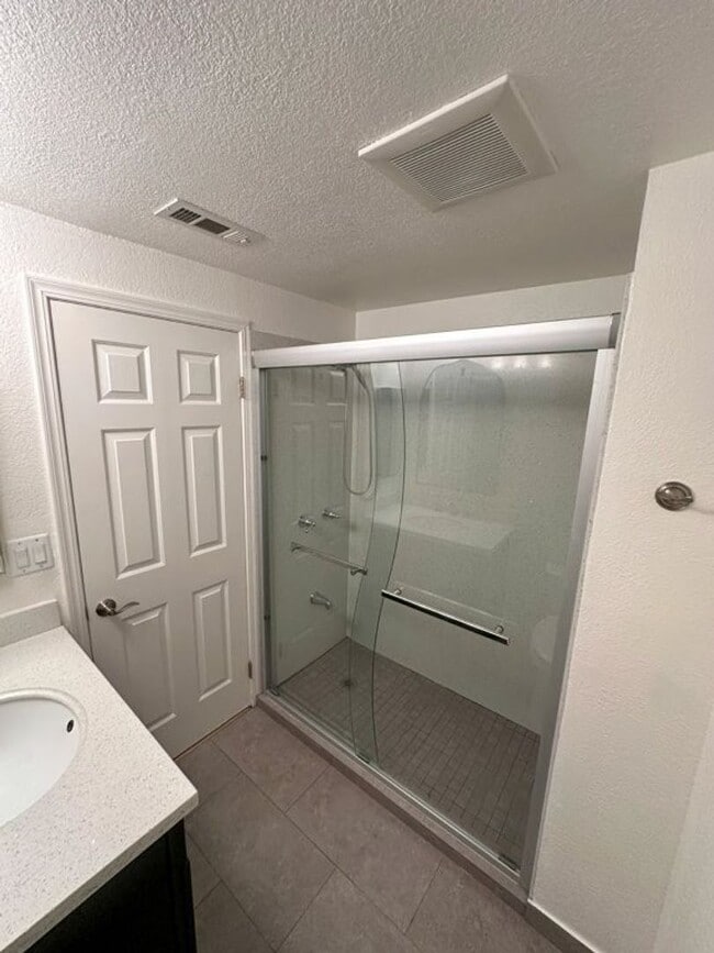 Building Photo - Nor Cal Realty, Inc. - 3 Bedroom 2  Bath w...