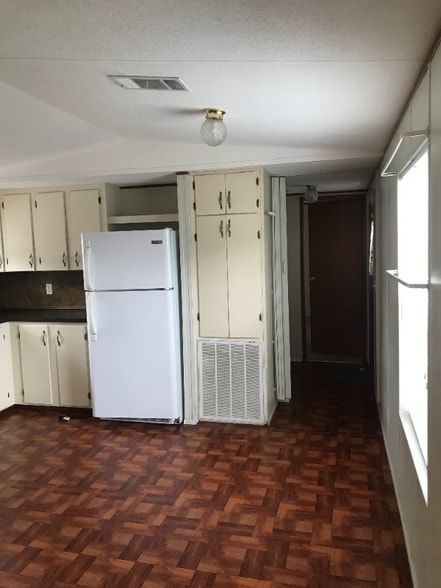 Building Photo - 3276 Mt Tabor Rd