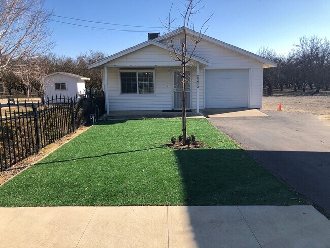 Primary Photo - NOW AVAILABLE!! QUAINT HOME IN NEWMAN OUT IN THE COUNTRY