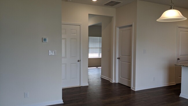 Building Photo - 544 Smoky Crossing Way