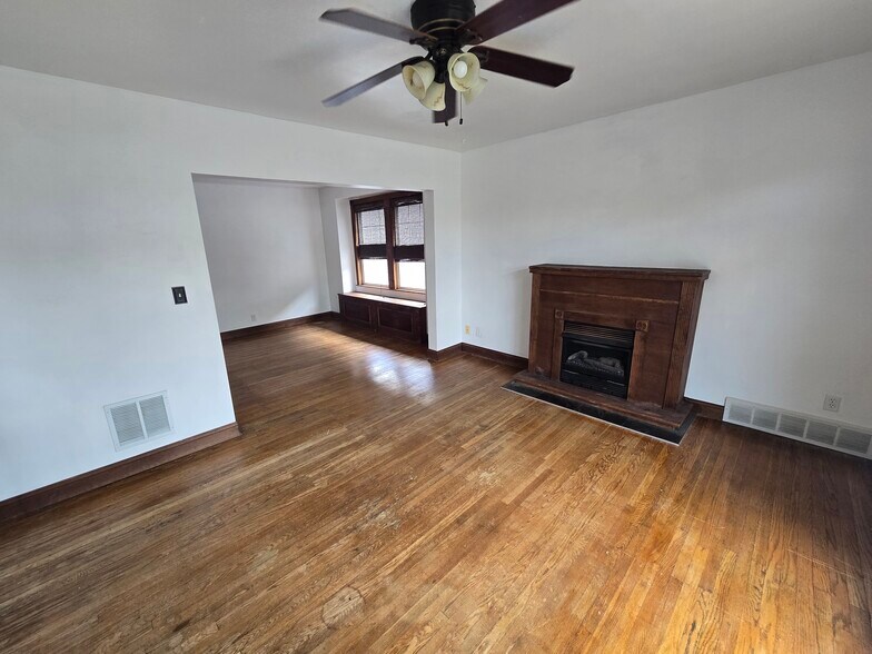 Building Photo - 311 Crestwood Ave