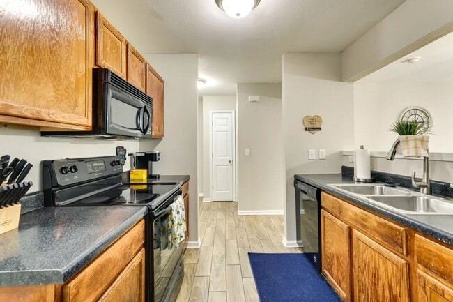 Building Photo - Vistiana Off Dorchester in Dorchester II S...
