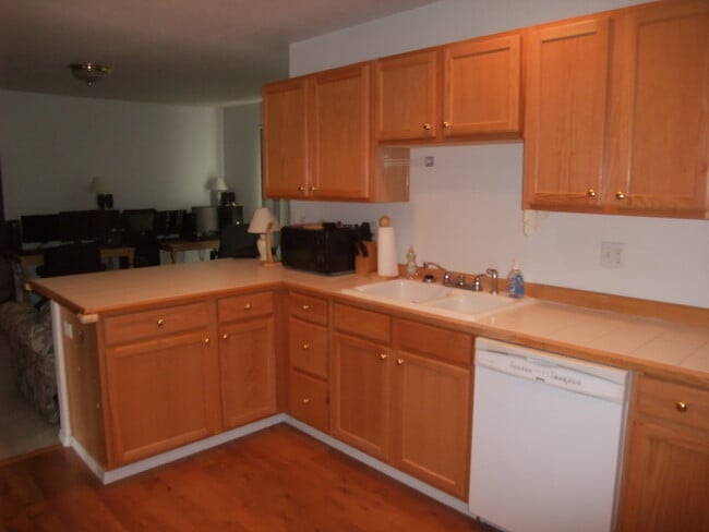 Building Photo - North Albany /  3 bed 2 Bath - Family Room...