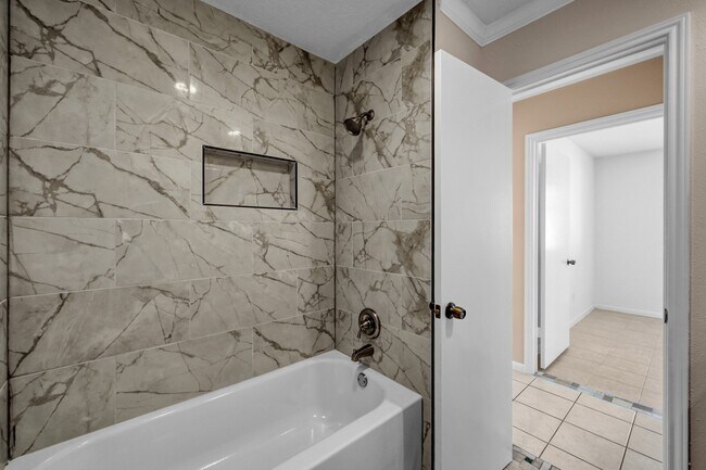 Building Photo - 11923 Silver Canyon Ln