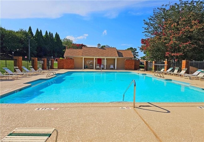 Building Photo - 434 High Creek Trce