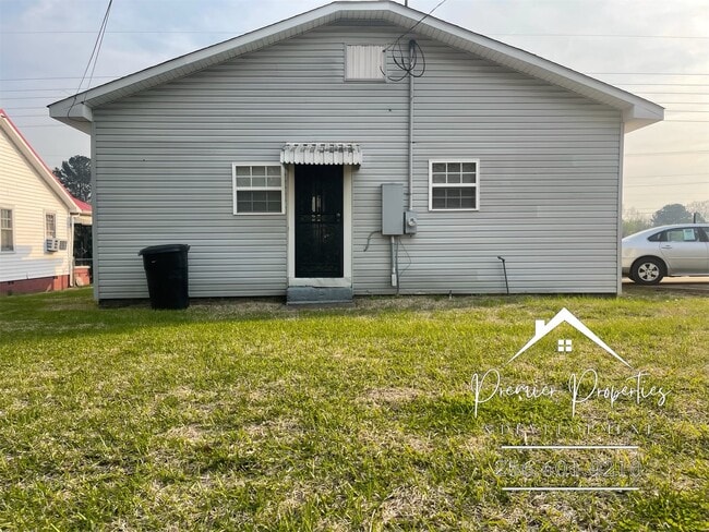 Building Photo - Gadsden Home PLUS 12 x 20 Storage Unit - Alabama