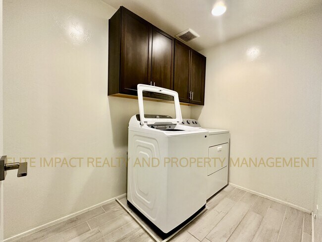 Building Photo - 7201 S Via Gaucho Viejo