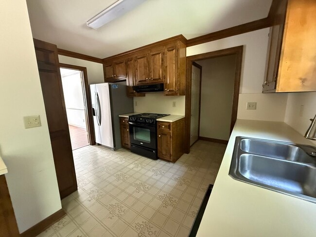 Building Photo - 4761 Bristol Cir
