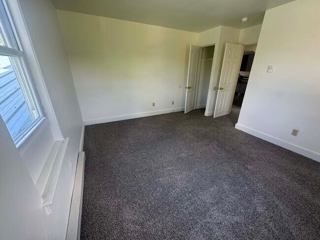 Building Photo - 13825 Maple Tree Ln SW