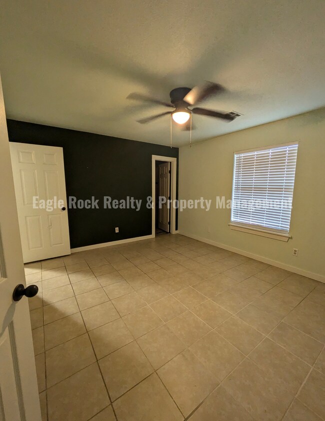 Building Photo - Tulsa House for Rent (3beds/2baths)
